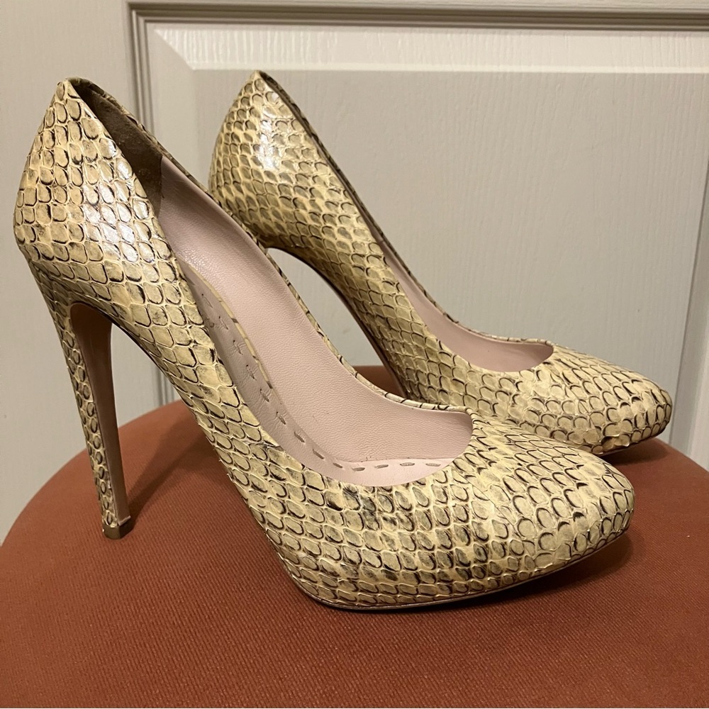 MIU MIU Heels Snakeskin PYTHON Pumps - Sz 39.5 (US 9.5) Excellent! ITALY